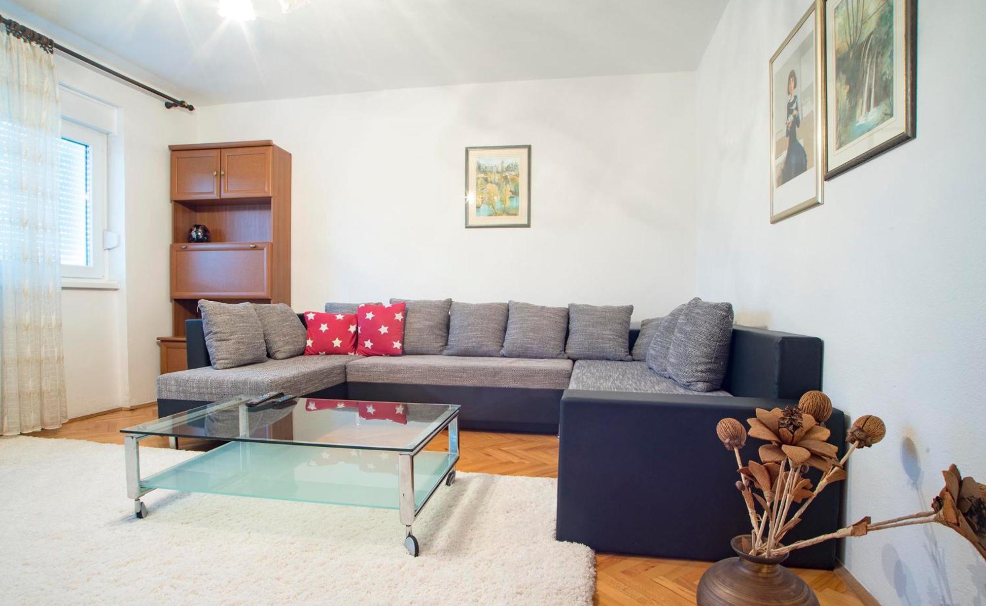 Apartments Vesna سلوني الغرفة الصورة