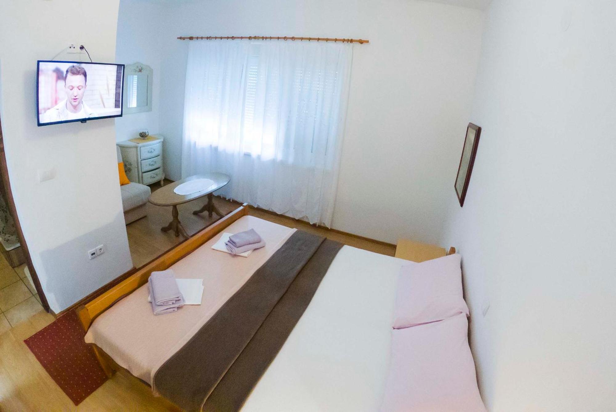 Apartments Vesna سلوني الغرفة الصورة