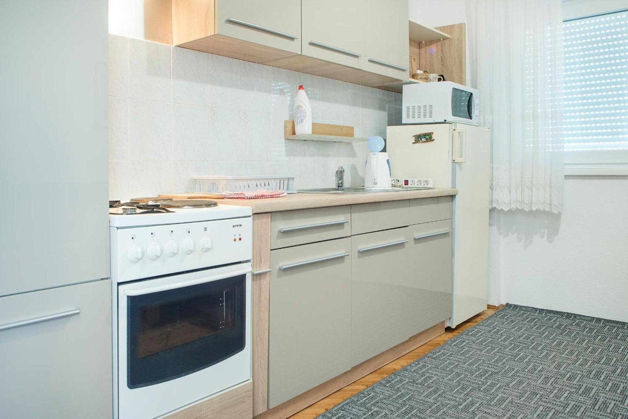 Apartments Vesna سلوني الغرفة الصورة