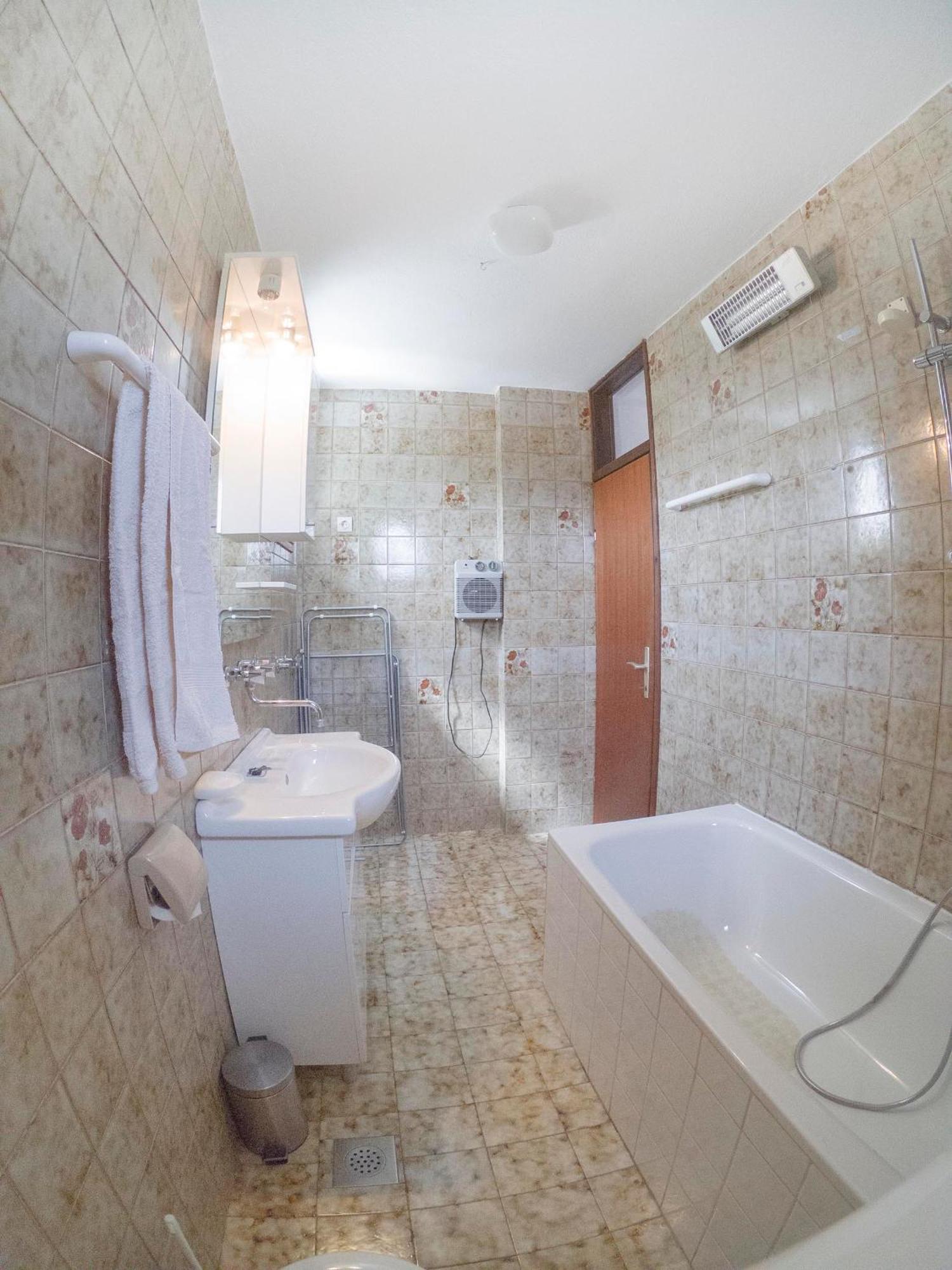 Apartments Vesna سلوني الغرفة الصورة